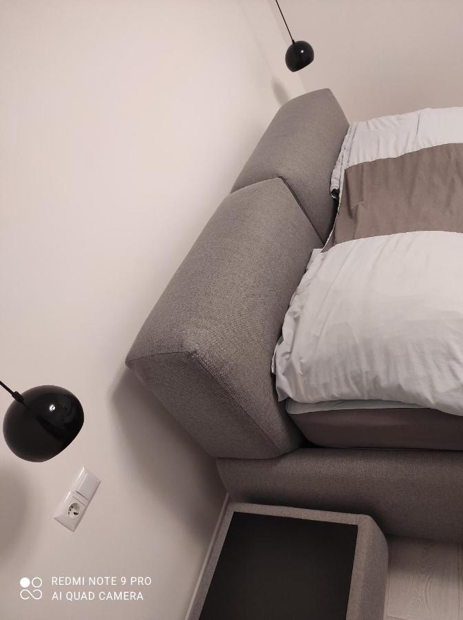 New Modern Apartment Ужгород Екстериор снимка
