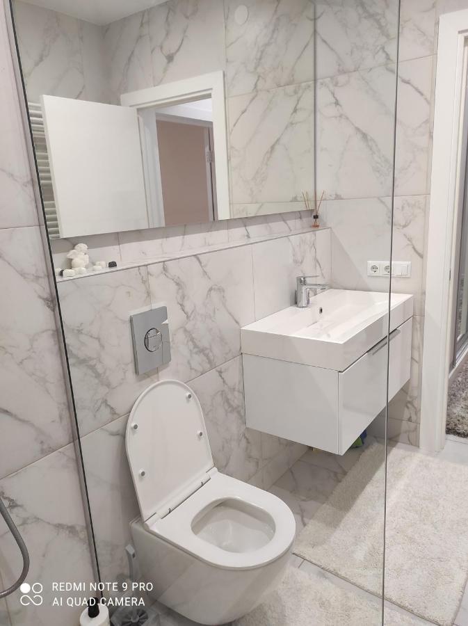 New Modern Apartment Ужгород Екстериор снимка