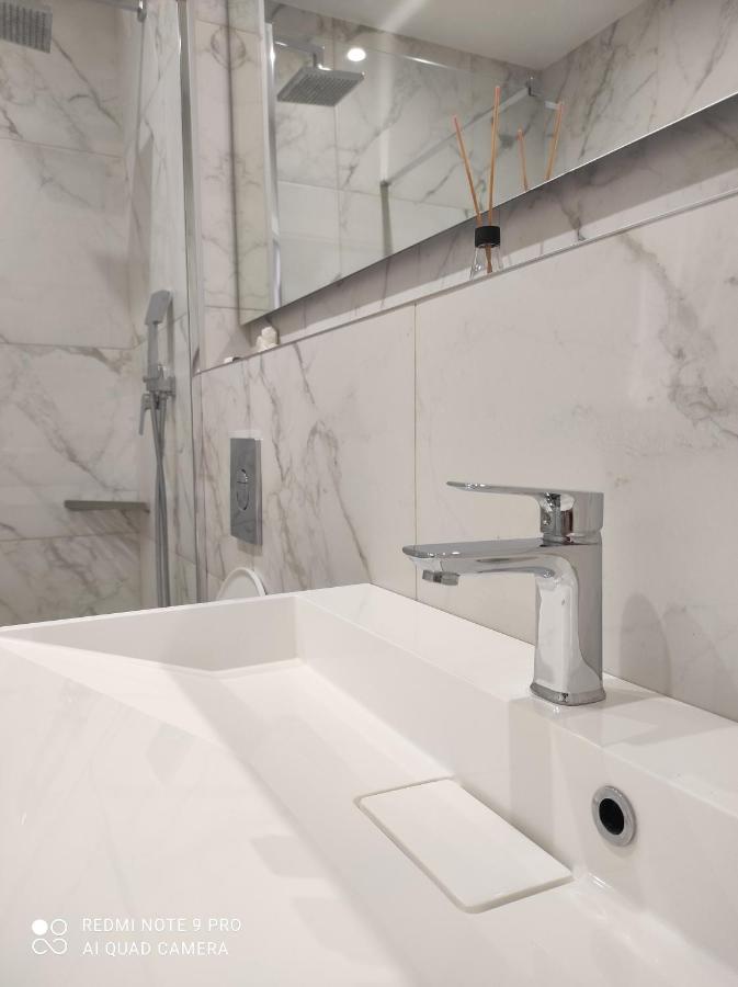 New Modern Apartment Ужгород Екстериор снимка